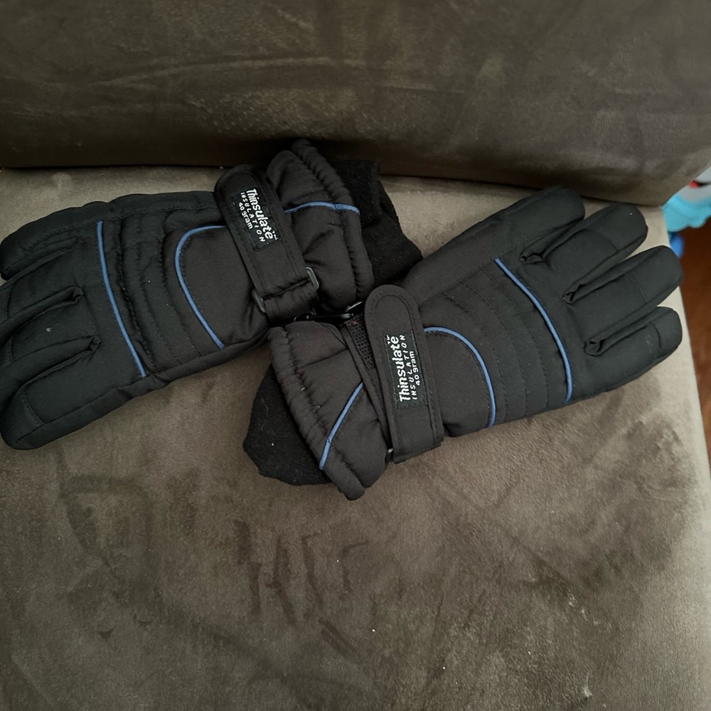 NWOT Thinsulate kids gloves